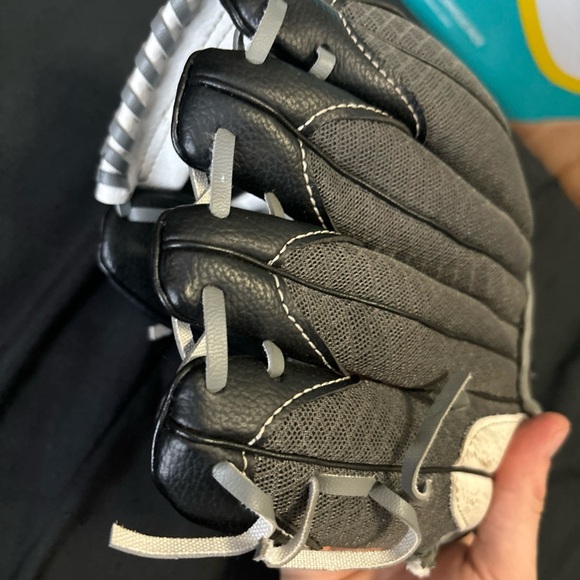 Franklin Sports 9.5'' Kids Baseball Meshtek Teeball Glove/Ball- Right Hand Throw - Picture 10 of 12